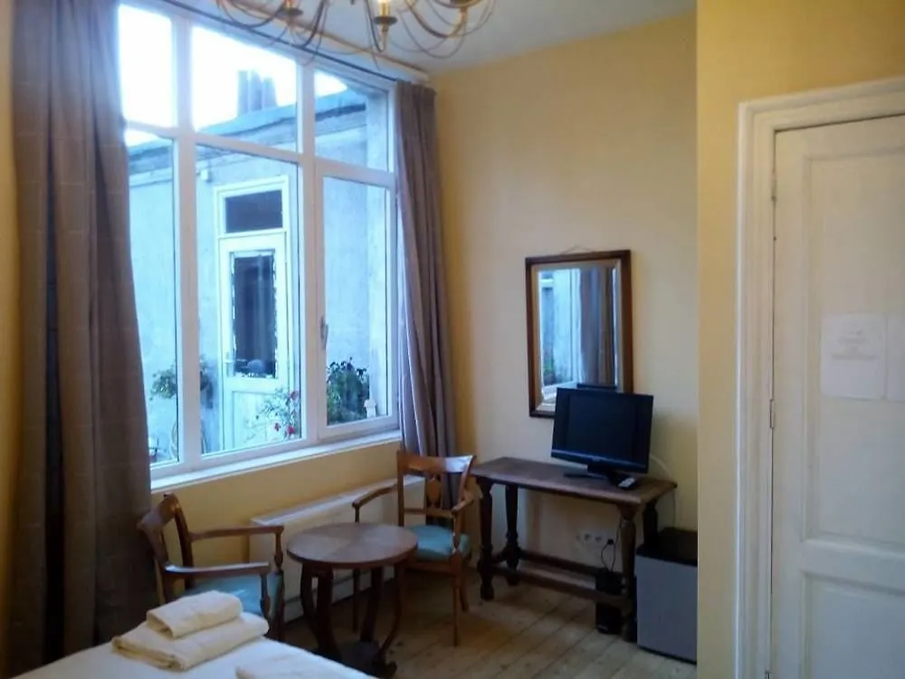 *** לינה וארוחת בוקר גנט B&B La Ducale בלגיה